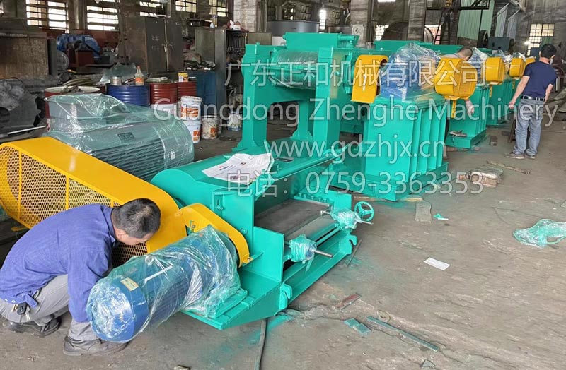 廣東正和機械橡膠機械生產(chǎn)車間